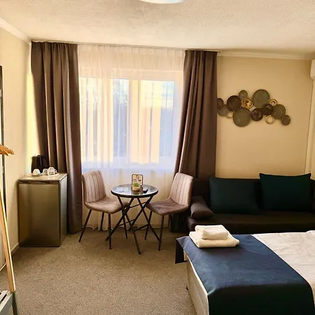 Sergjuli Gasthuis 3*